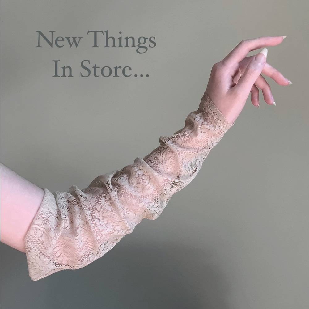 •Incoming Antiques•